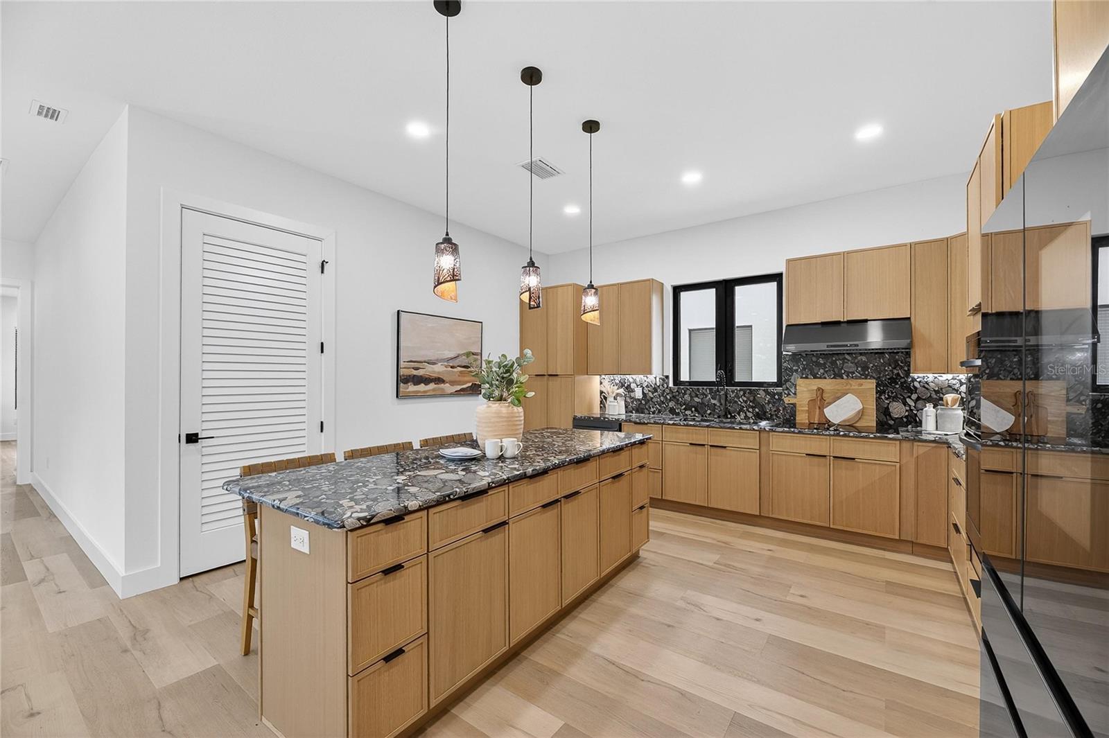 RIDGEWOOD - Residential