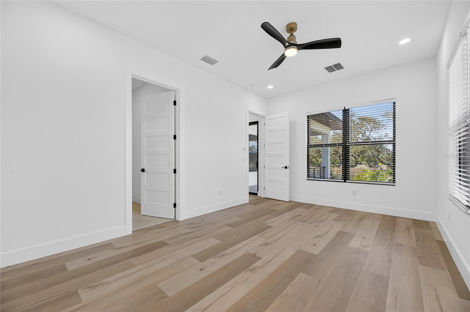 RIDGEWOOD - Residential