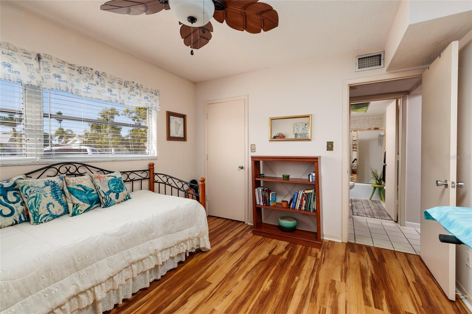 VISTA DEL MAR CONDO - Residential