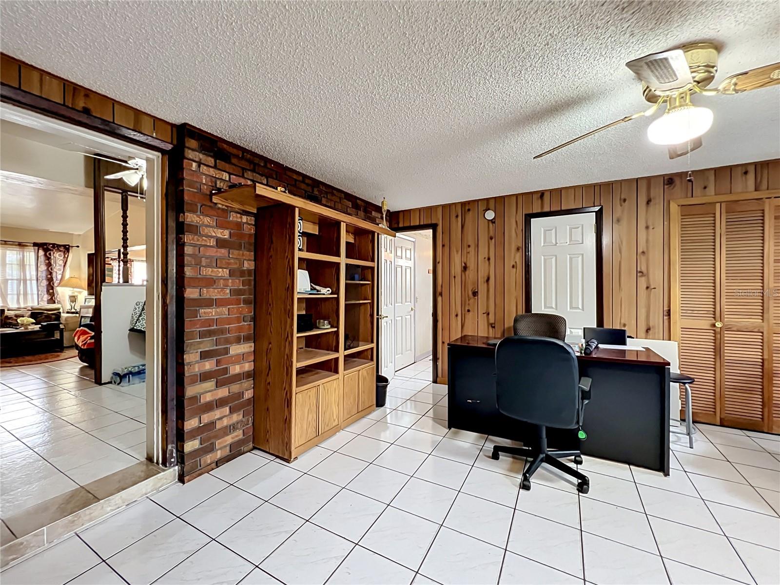 LAKE LAWNE SHORES ANNEX - Residential