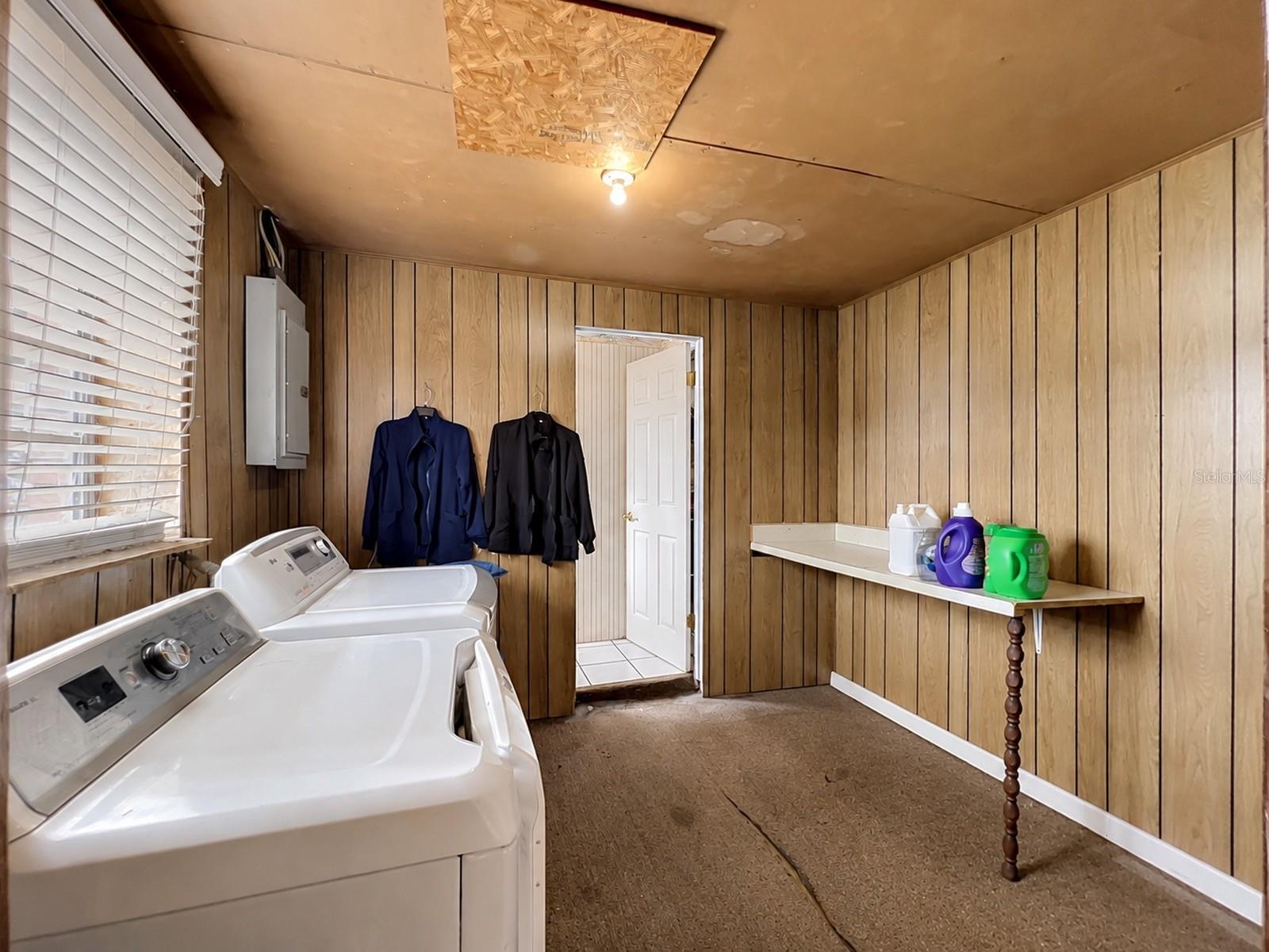 LAKE LAWNE SHORES ANNEX - Residential