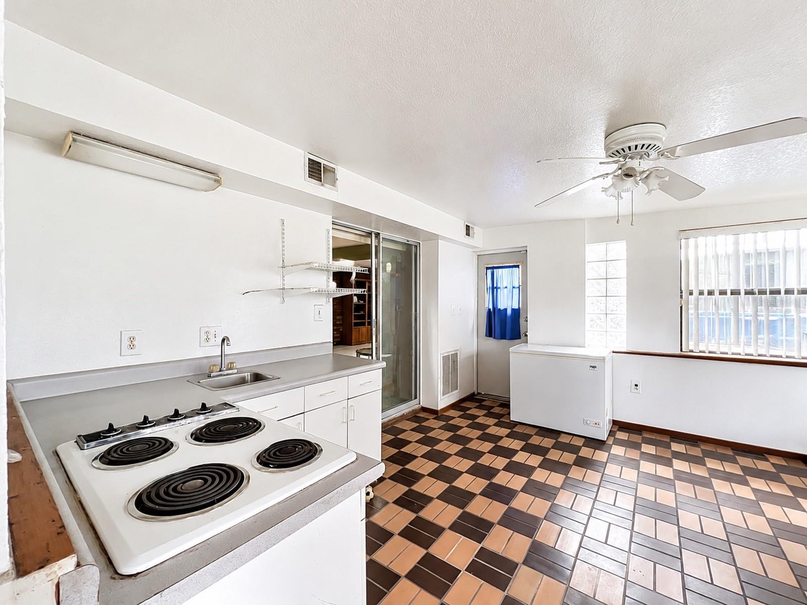 LAKE LAWNE SHORES ANNEX - Residential
