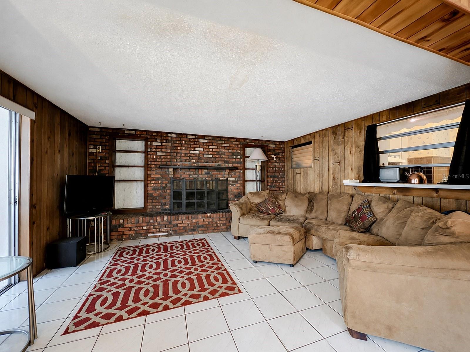 LAKE LAWNE SHORES ANNEX - Residential
