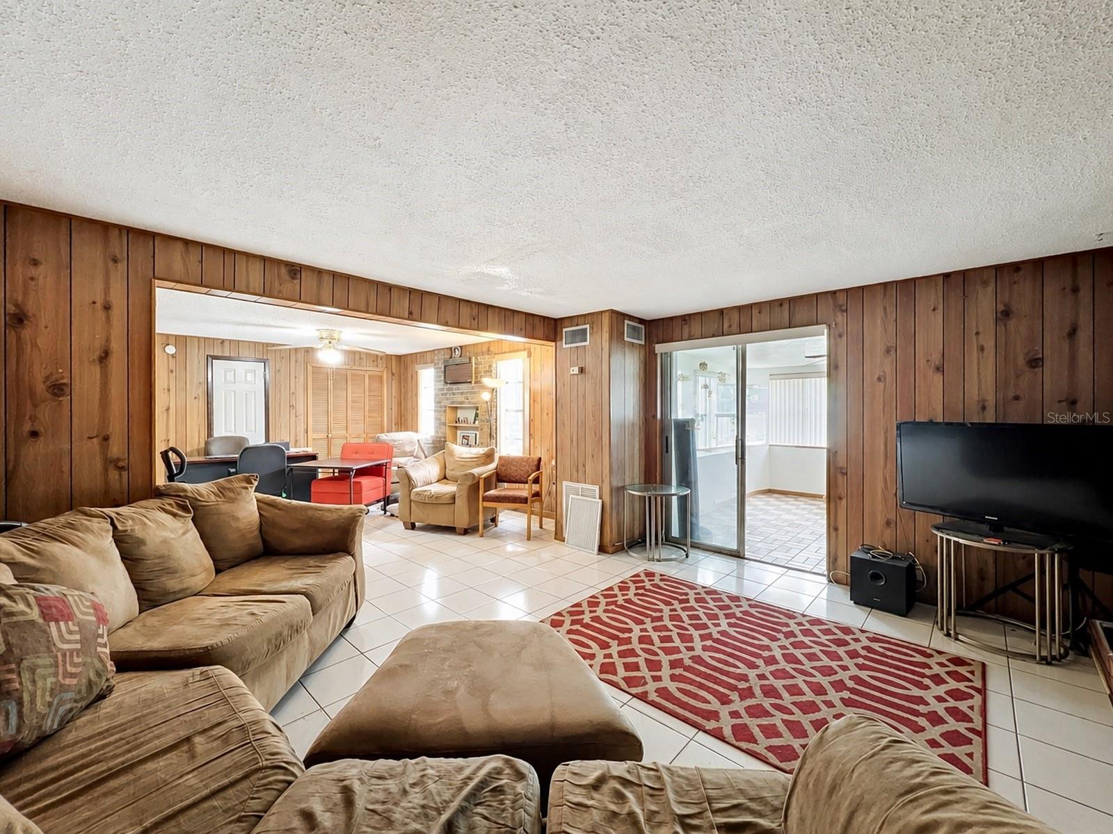 LAKE LAWNE SHORES ANNEX - Residential