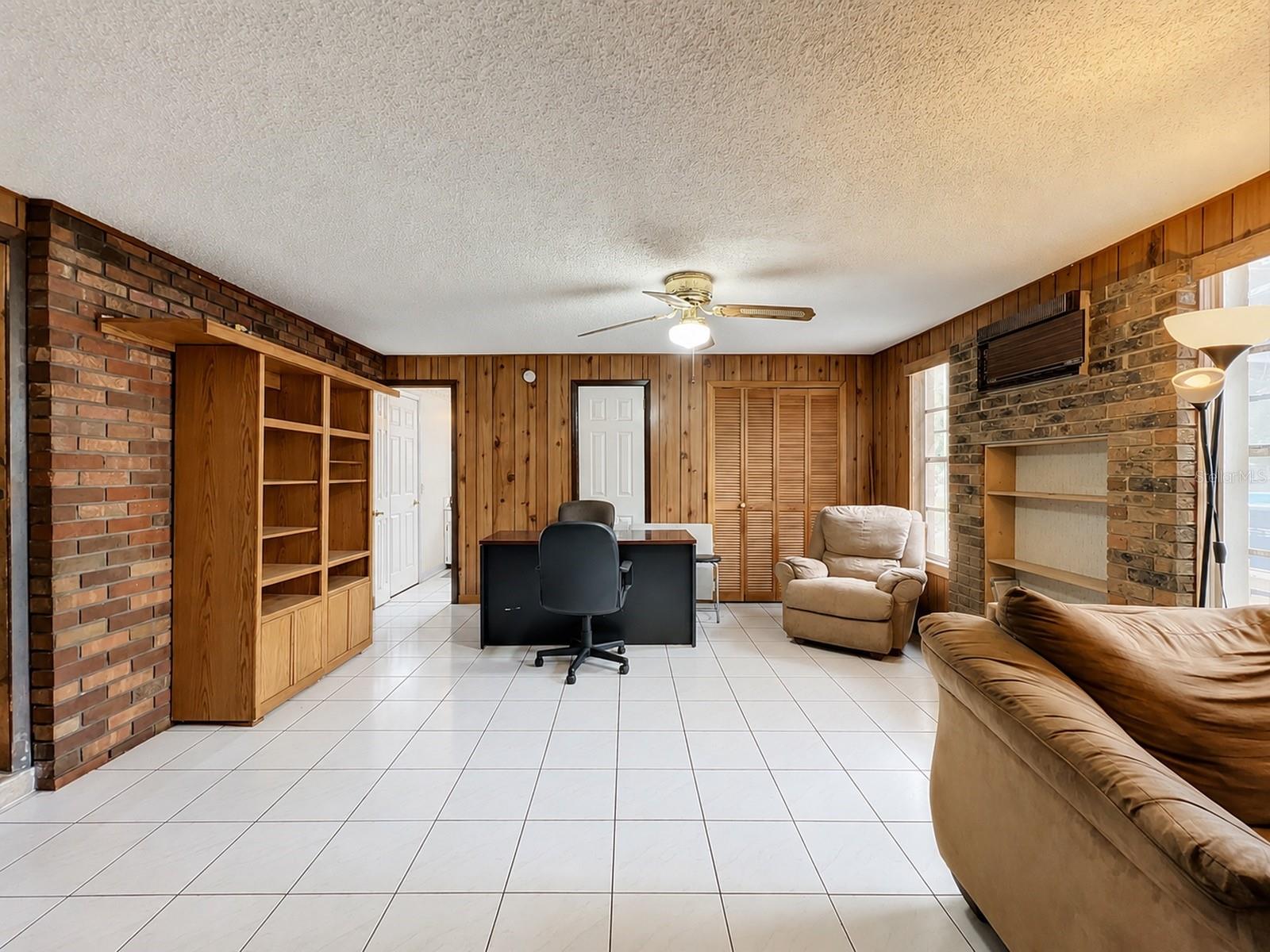 LAKE LAWNE SHORES ANNEX - Residential