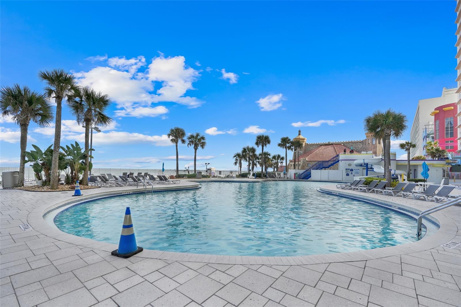 FAIRFIELD DB OCEANWALK 02 - Residential