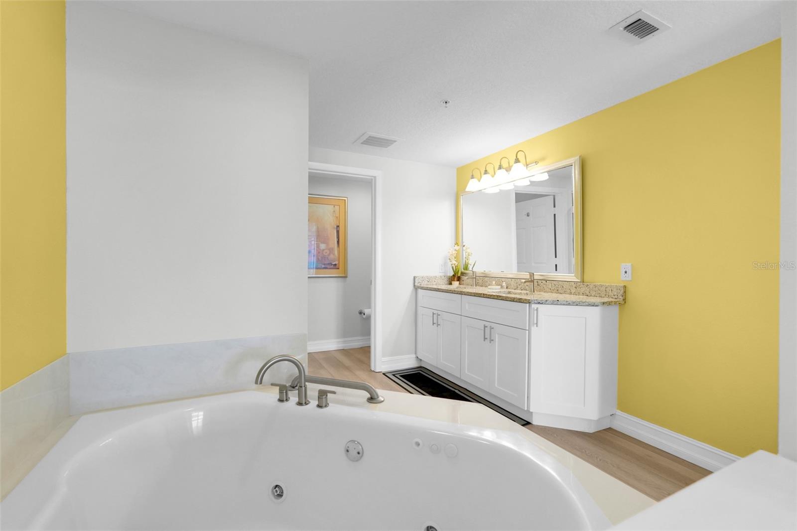 FAIRFIELD DB OCEANWALK 02 - Residential