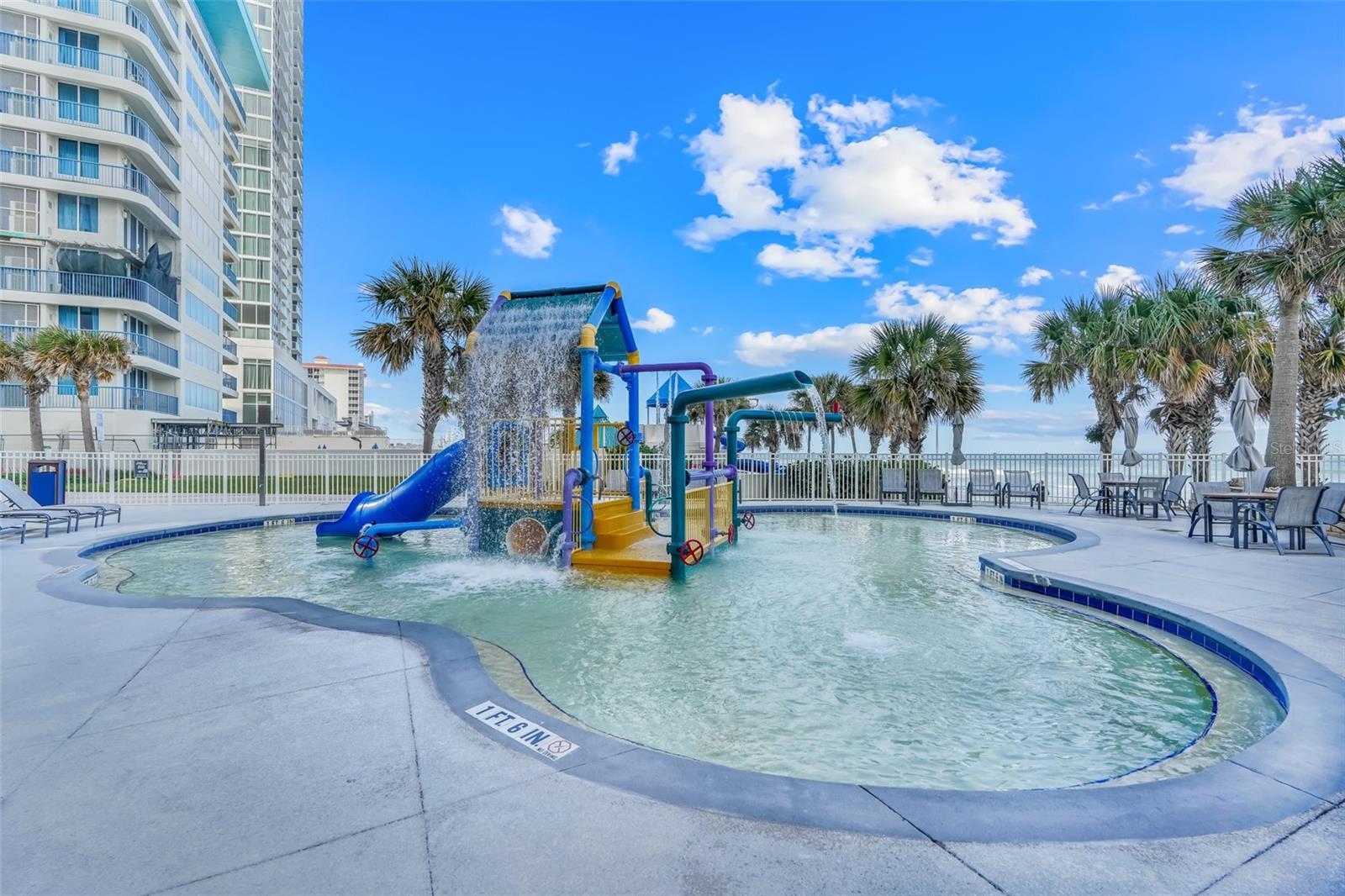 FAIRFIELD DB OCEANWALK 02 - Residential