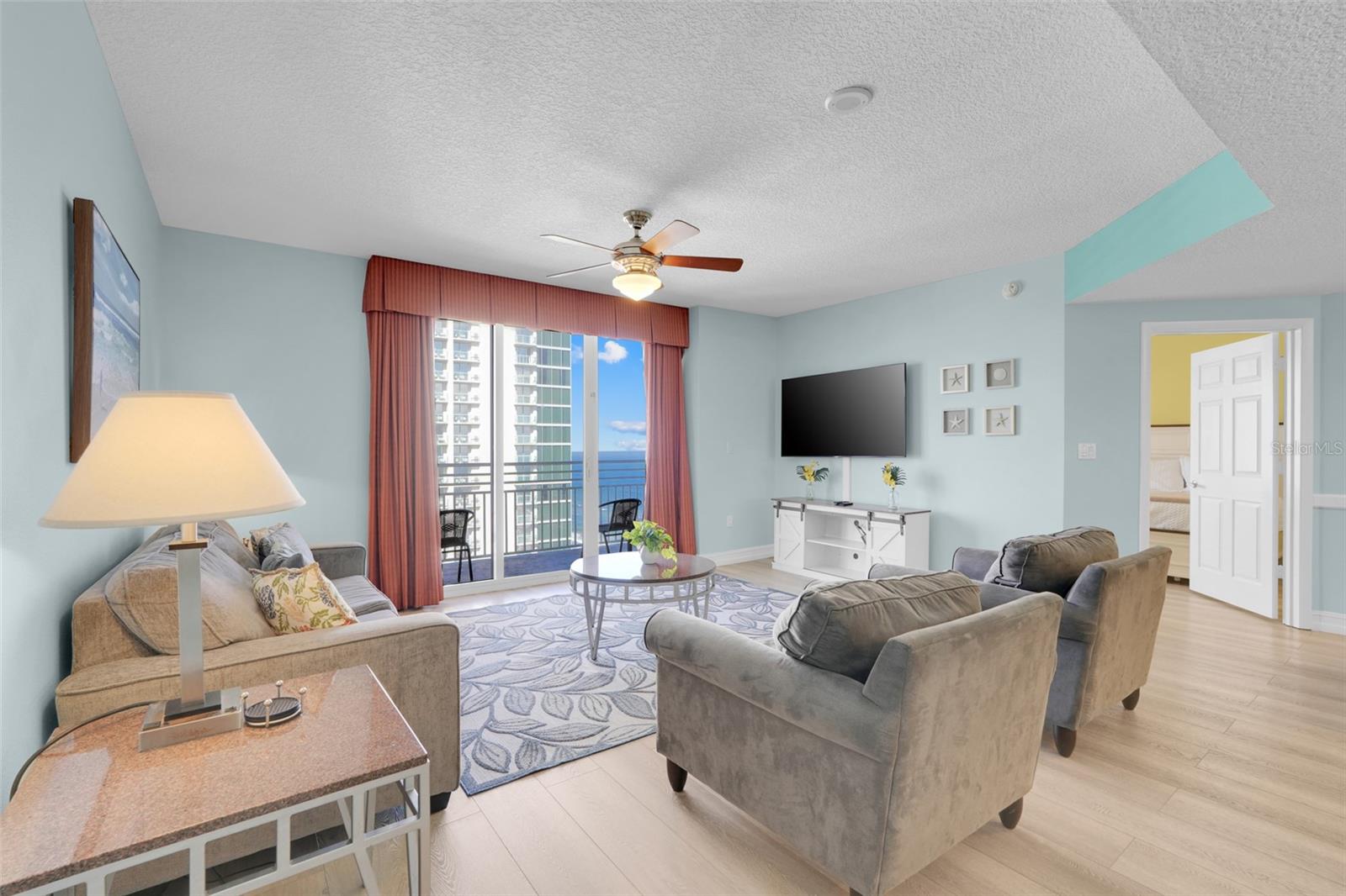 FAIRFIELD DB OCEANWALK 02 - Residential