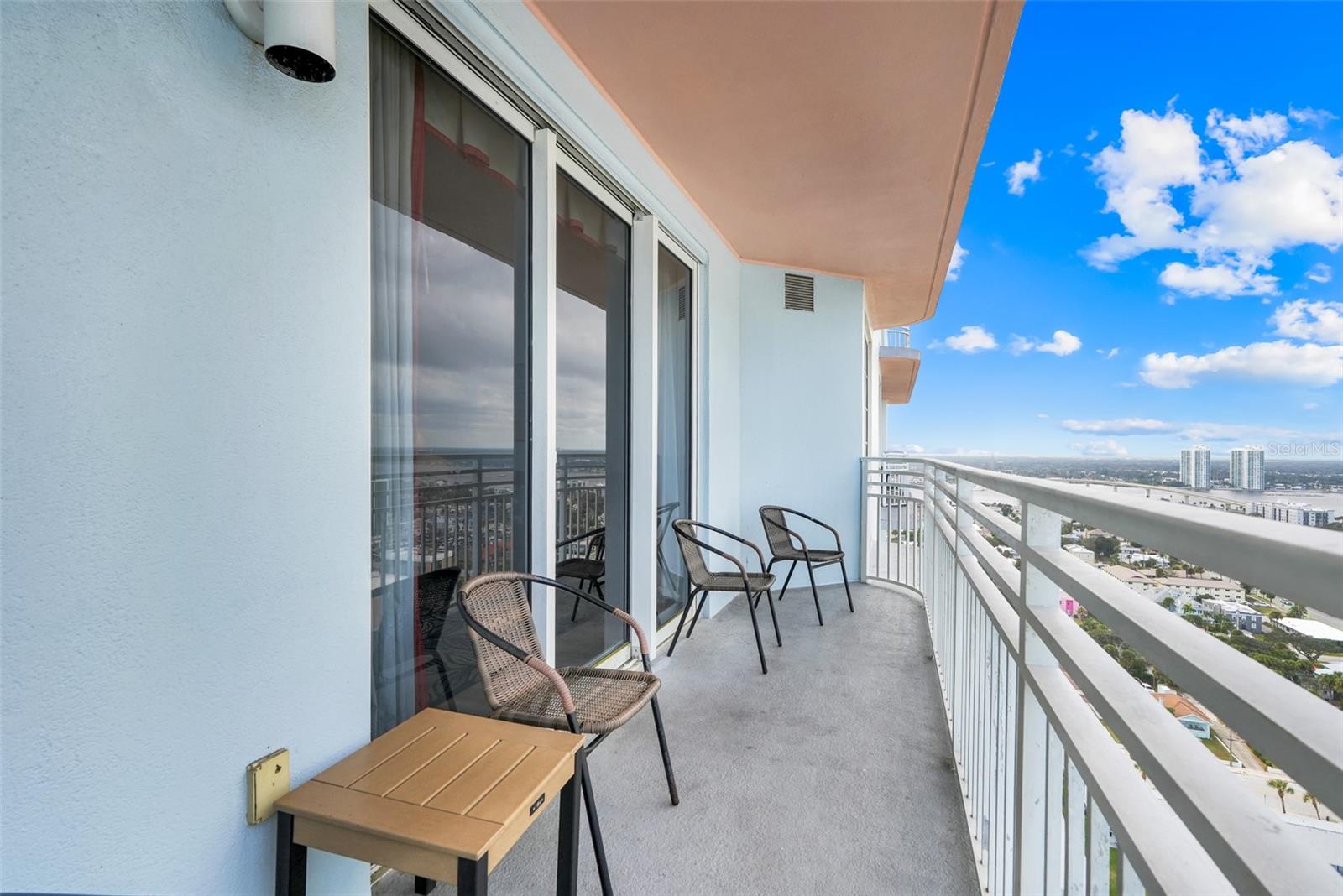 FAIRFIELD DB OCEANWALK 02 - Residential