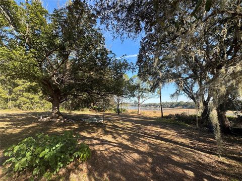 A home in DUNNELLON