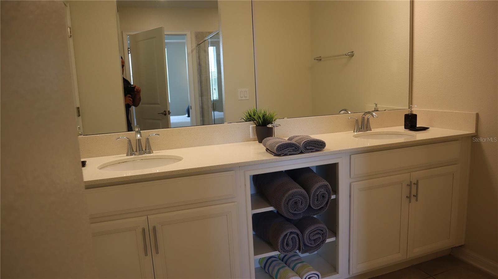 THE TERRACES AT STOREY LAKE CONDO 2 PH 15 - Residential