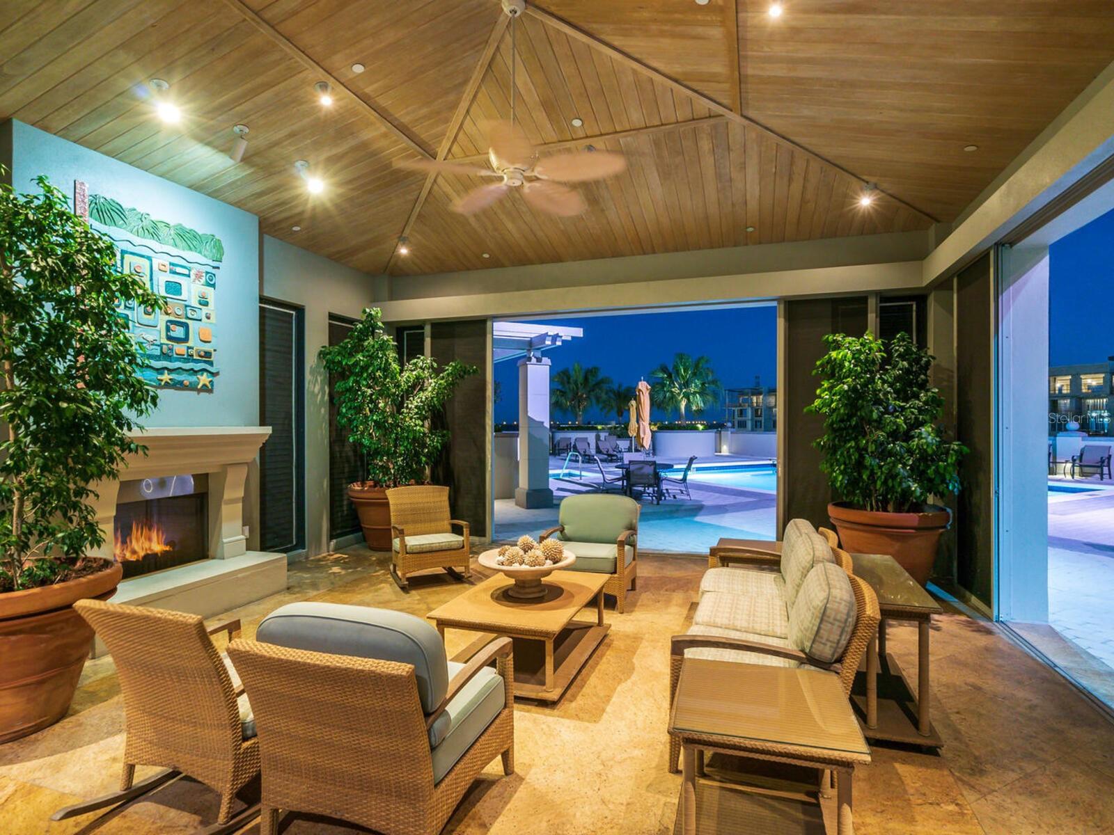 PLAZA AT 05 POINTS RESIDENCES - Residential