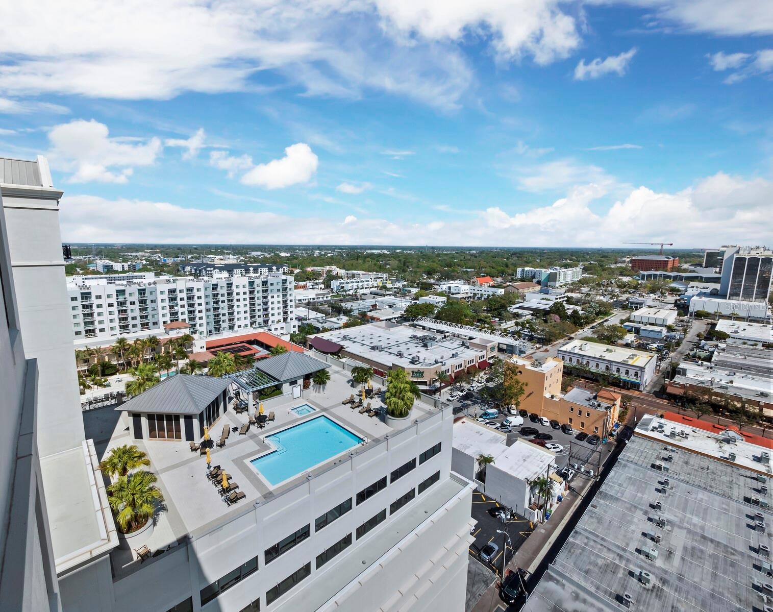 PLAZA AT 05 POINTS RESIDENCES - Residential