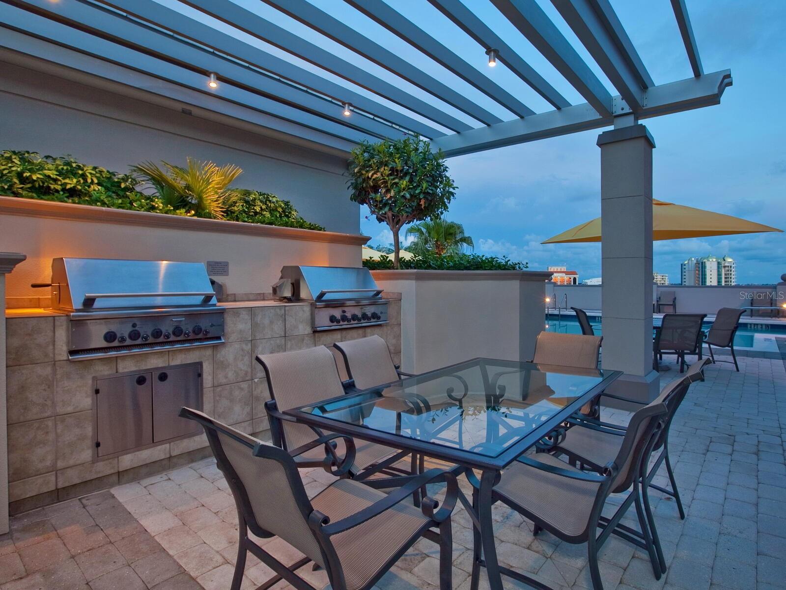 PLAZA AT 05 POINTS RESIDENCES - Residential