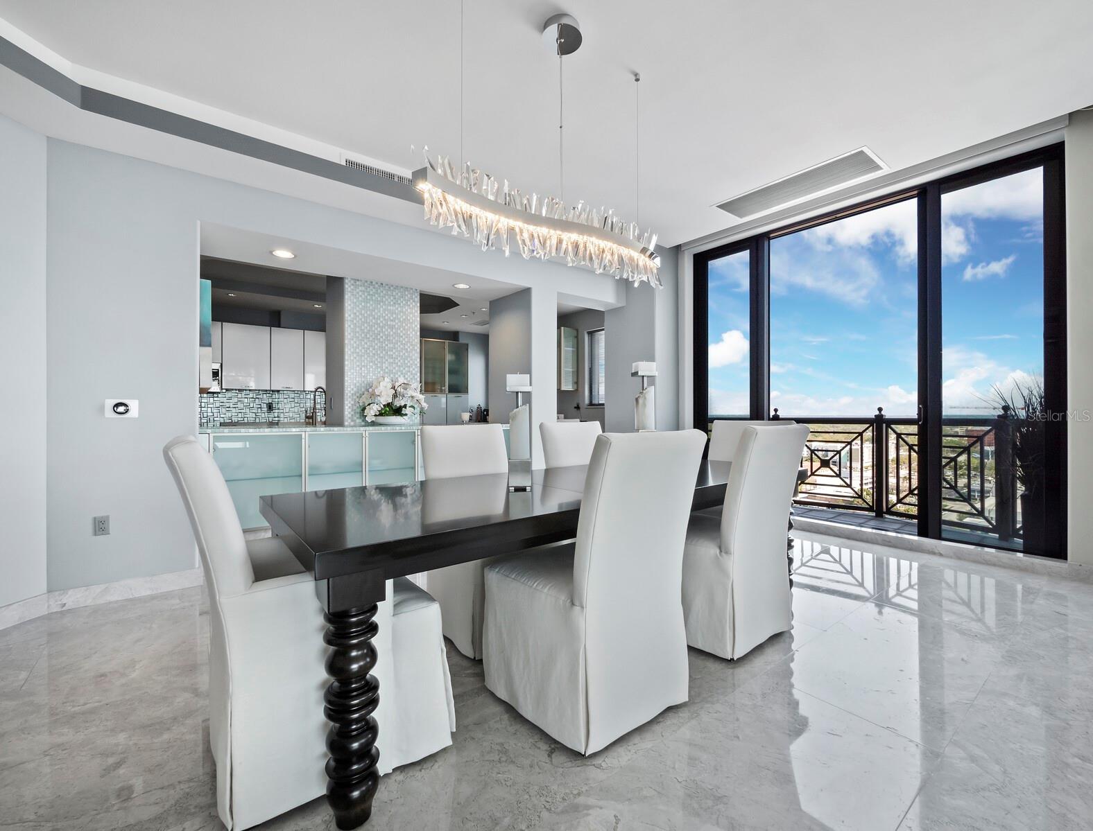 PLAZA AT 05 POINTS RESIDENCES - Residential