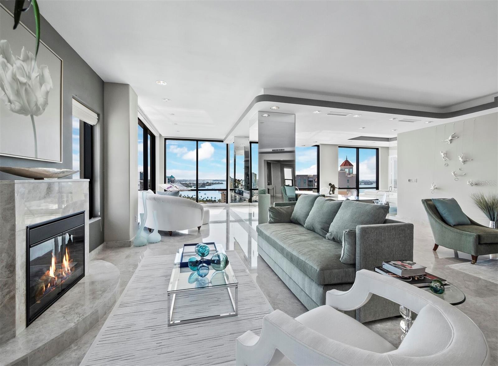 PLAZA AT 05 POINTS RESIDENCES - Residential