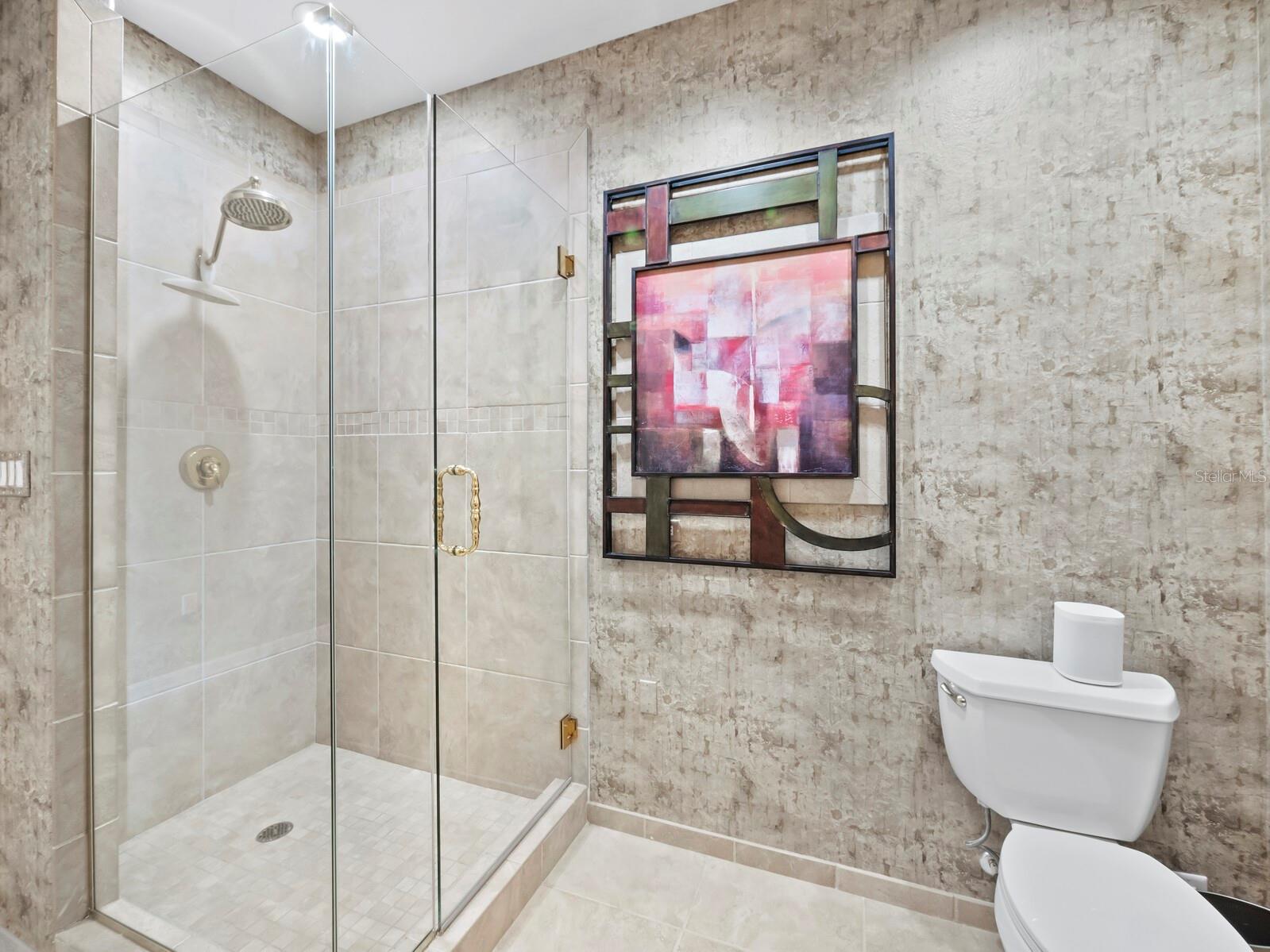 PLAZA AT 05 POINTS RESIDENCES - Residential