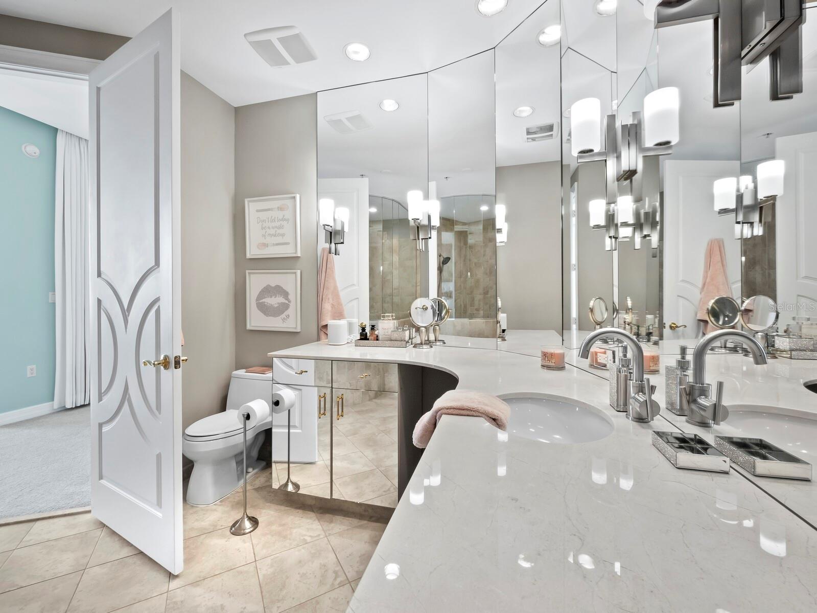 PLAZA AT 05 POINTS RESIDENCES - Residential