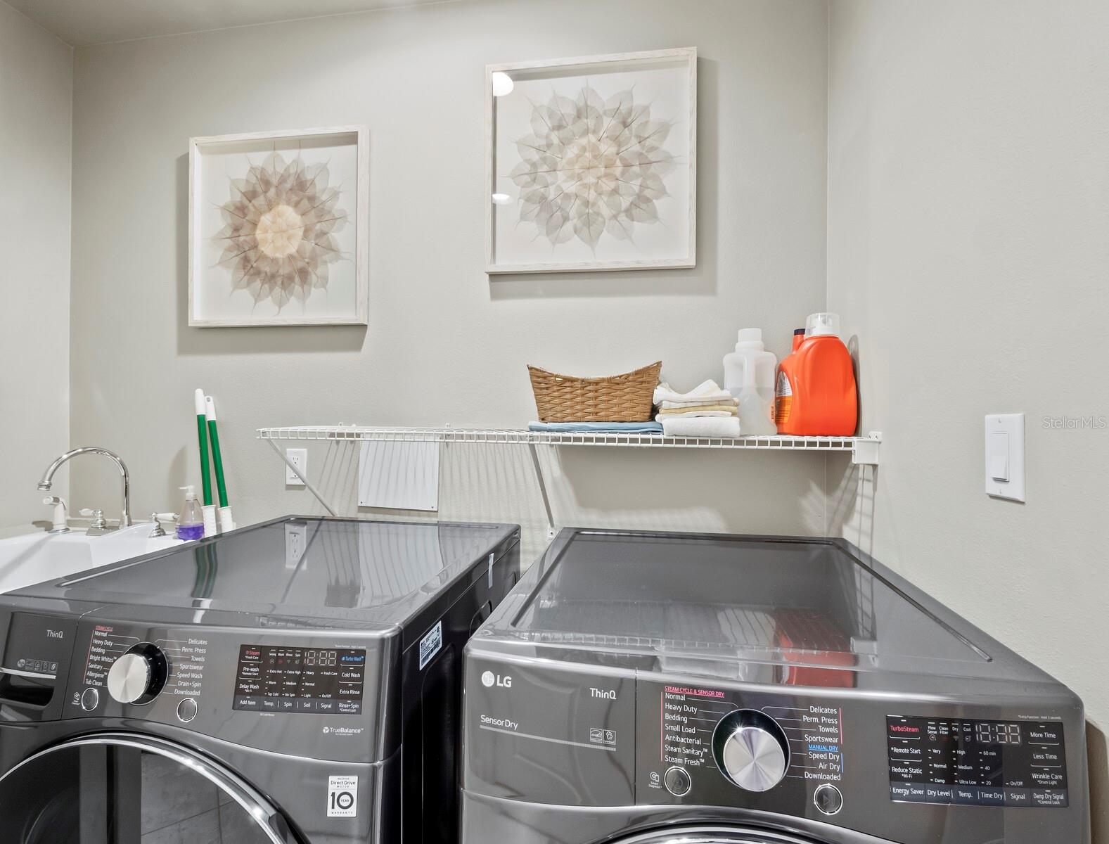 PLAZA AT 05 POINTS RESIDENCES - Residential