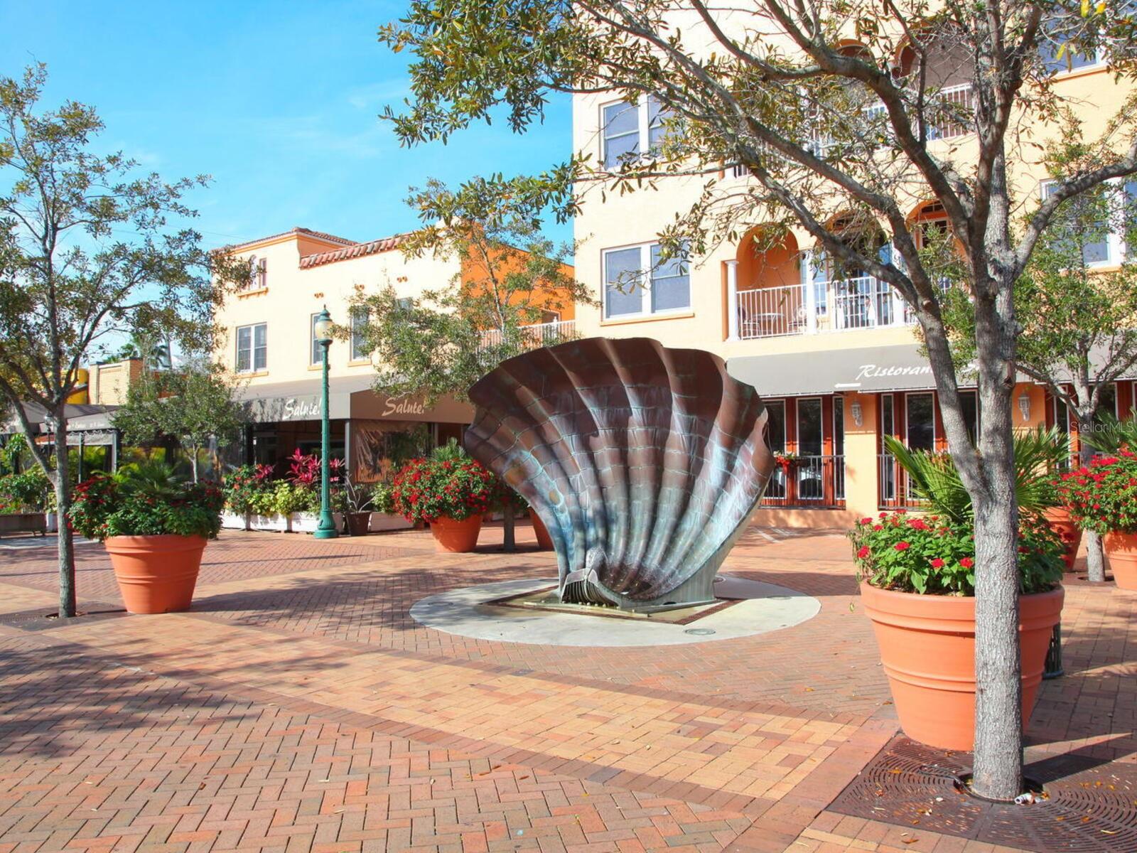 PLAZA AT 05 POINTS RESIDENCES - Residential