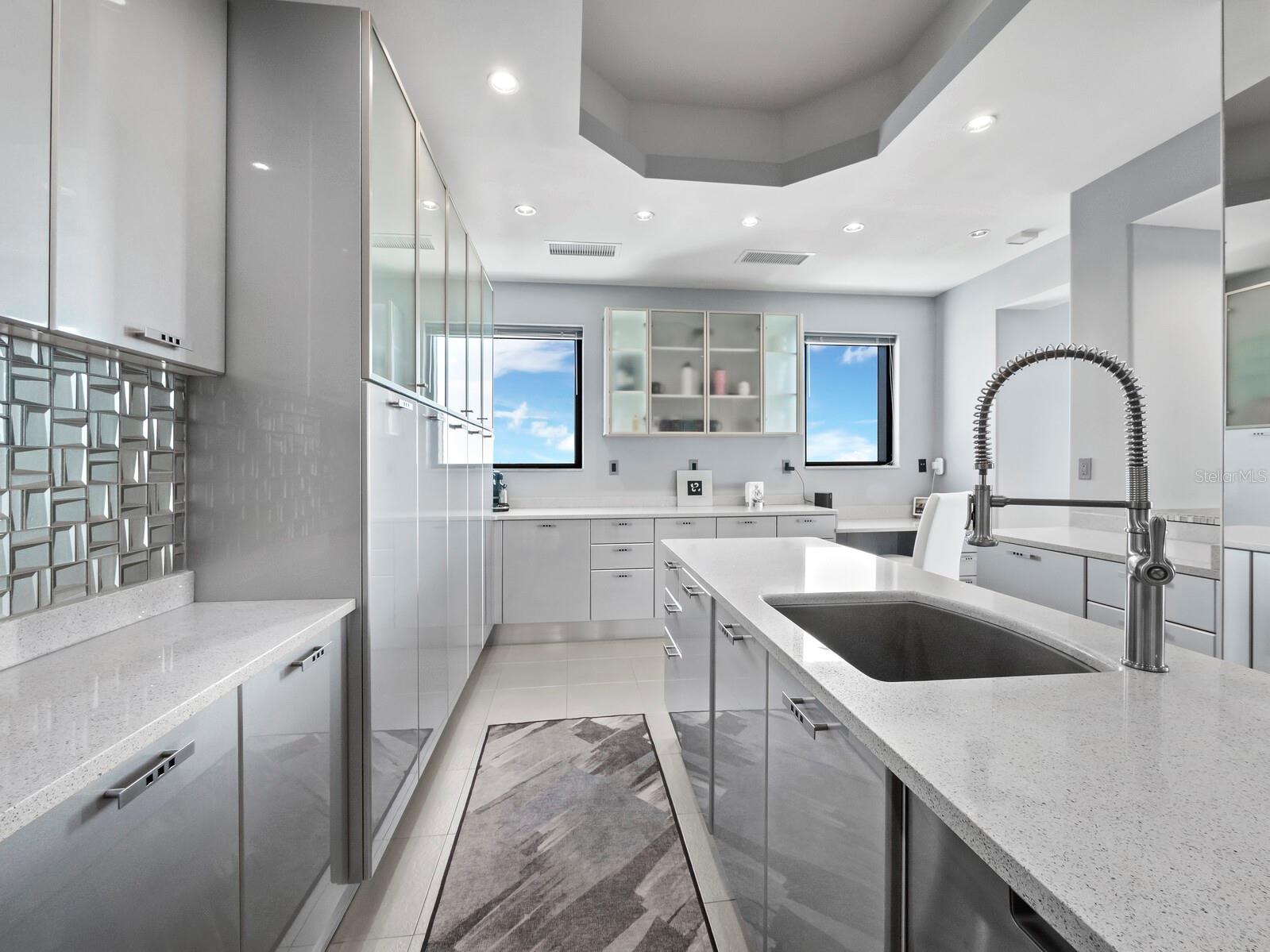 PLAZA AT 05 POINTS RESIDENCES - Residential