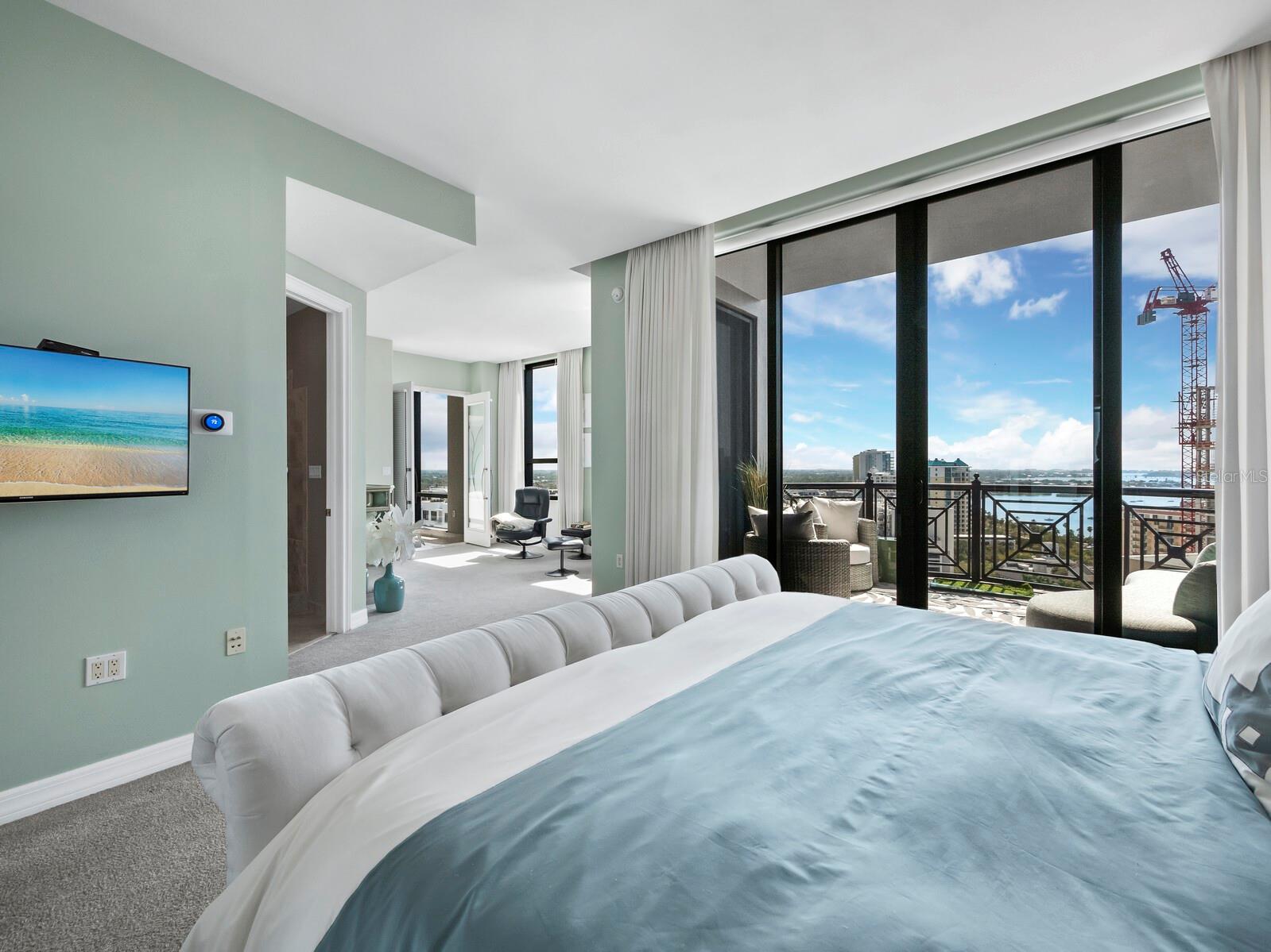 PLAZA AT 05 POINTS RESIDENCES - Residential