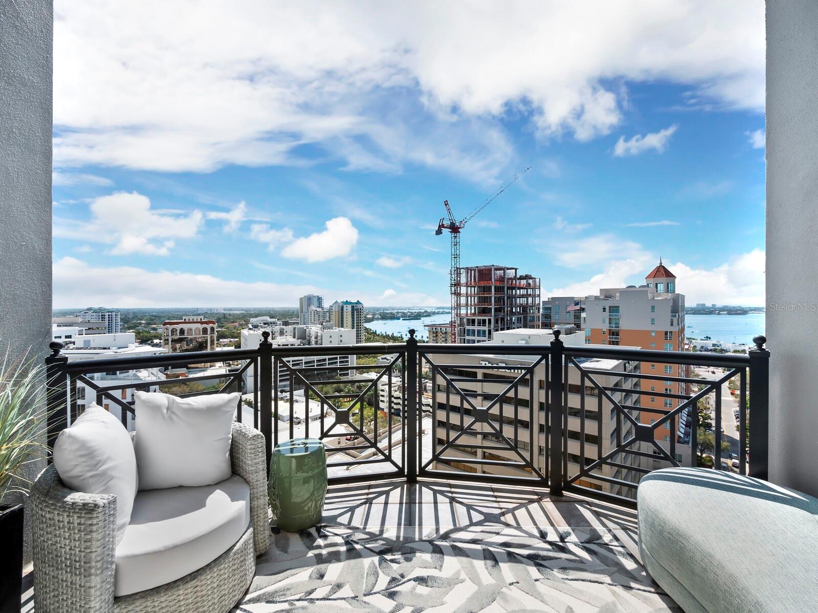 PLAZA AT 05 POINTS RESIDENCES - Residential