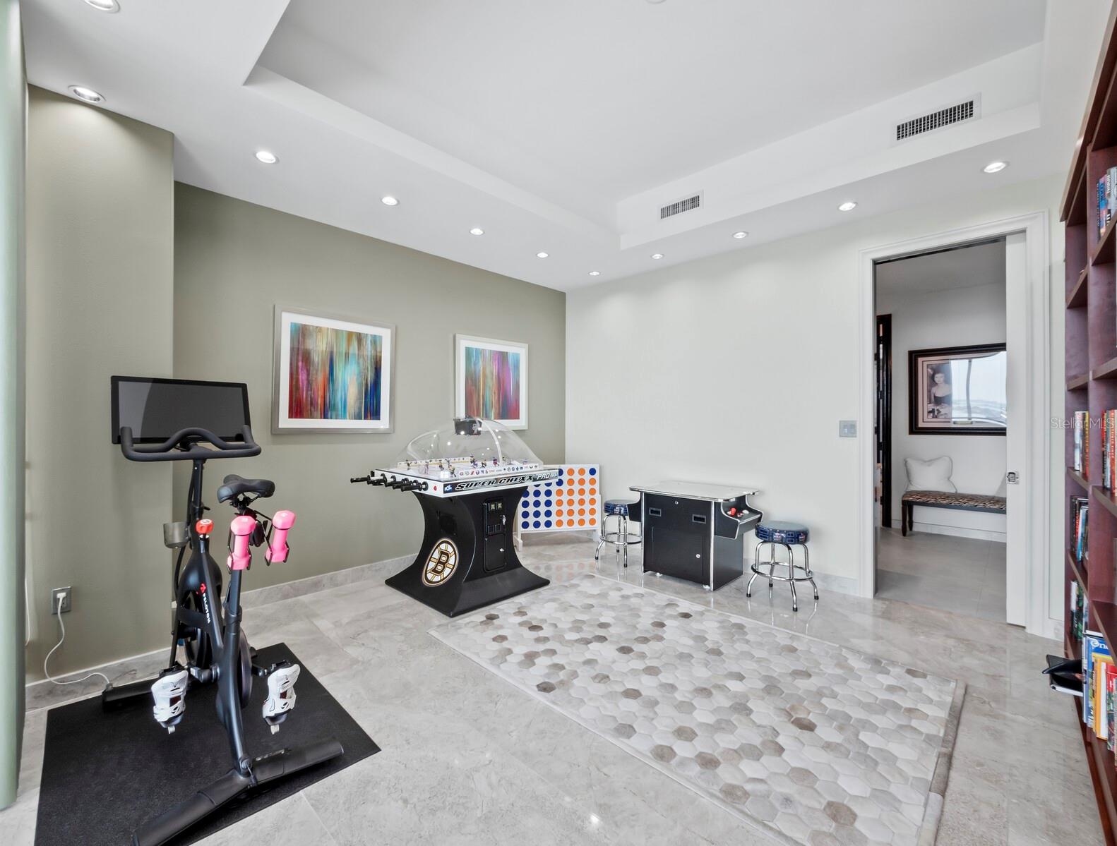 PLAZA AT 05 POINTS RESIDENCES - Residential