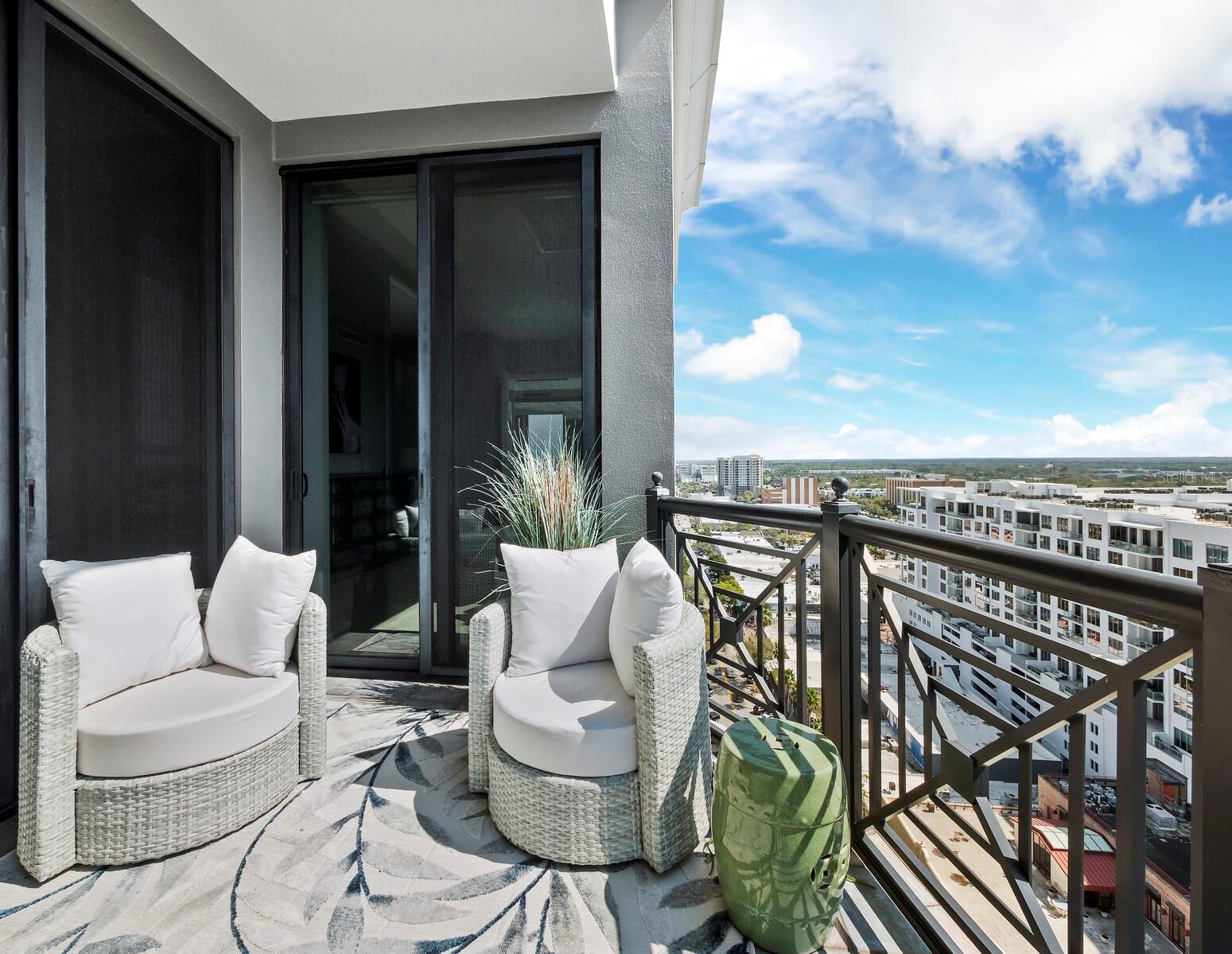 PLAZA AT 05 POINTS RESIDENCES - Residential