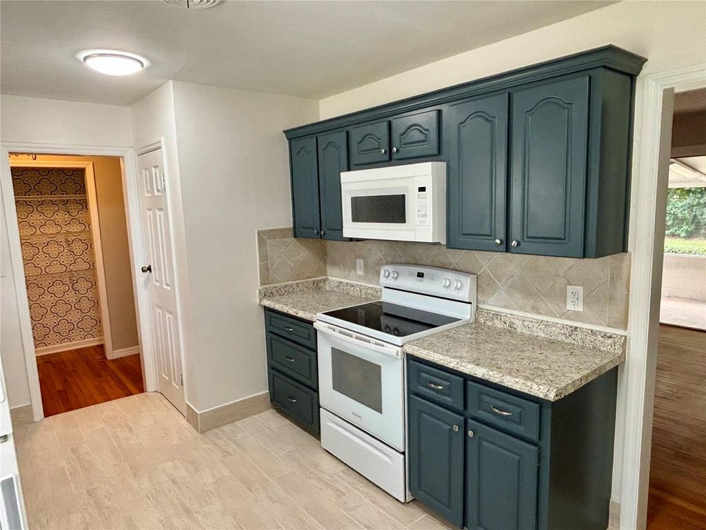 Photo of 1000 SE 28th Street, Ocala, FL 34471 (MLS # OM712780)