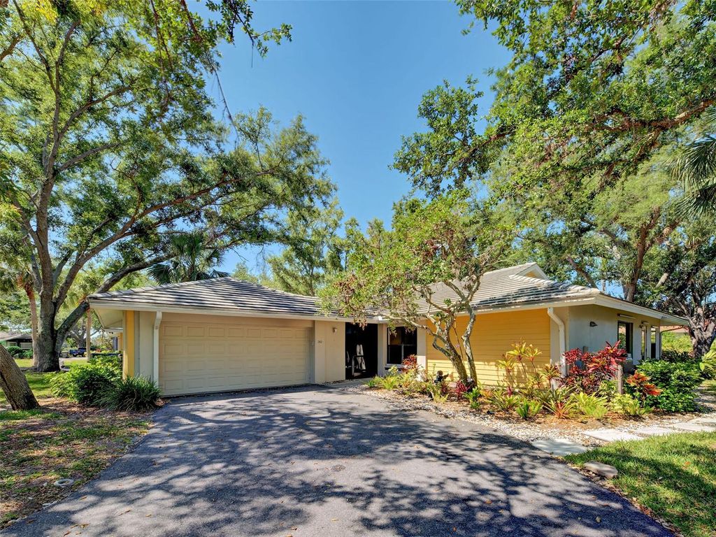 Photo of 263 Southampton Drive #301, Venice, FL 34293 (MLS # N6135882)