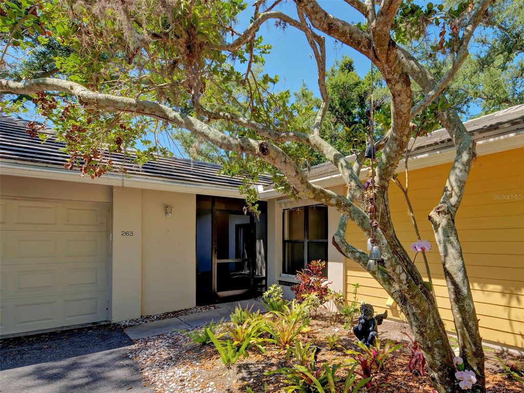 Photo of 263 Southampton Drive #301, Venice, FL 34293 (MLS # N6135882)