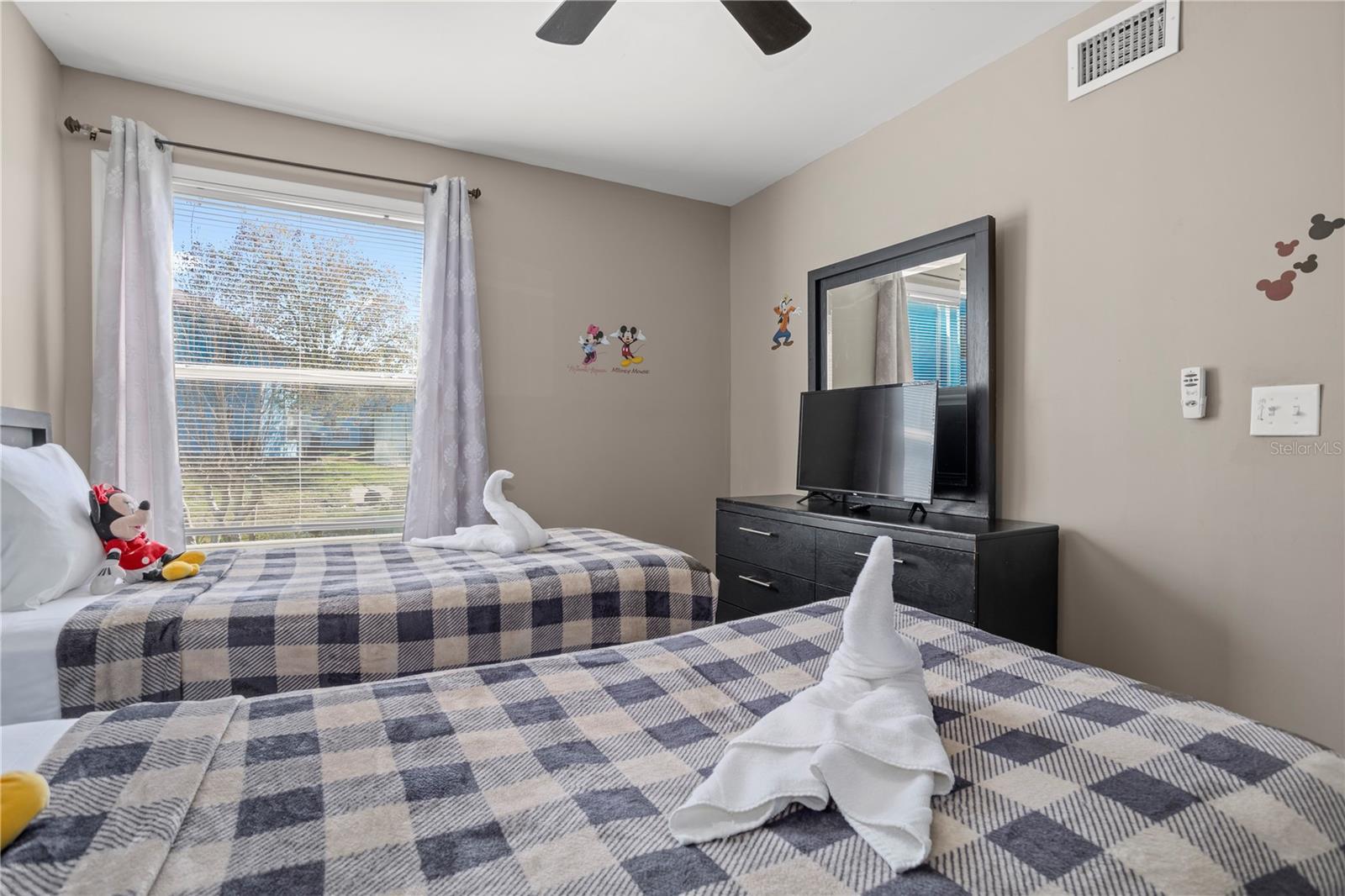 VILLAS AT SOMERSET THE - Residential