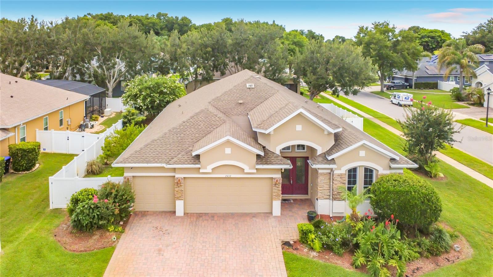 2432 EMERALD ROSE WAY