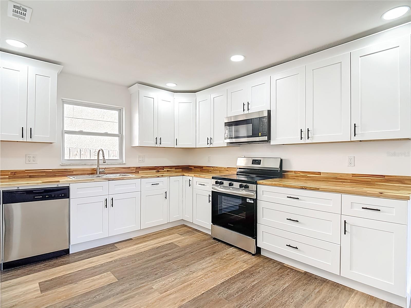 CAPE CAY - Residential