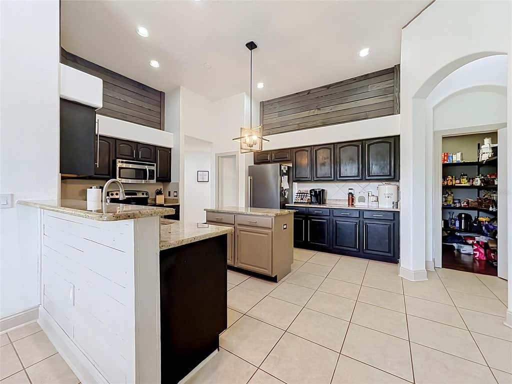 Photo of 5846 Bent Grass Drive, Valrico, FL 33596 (MLS # A4702653)