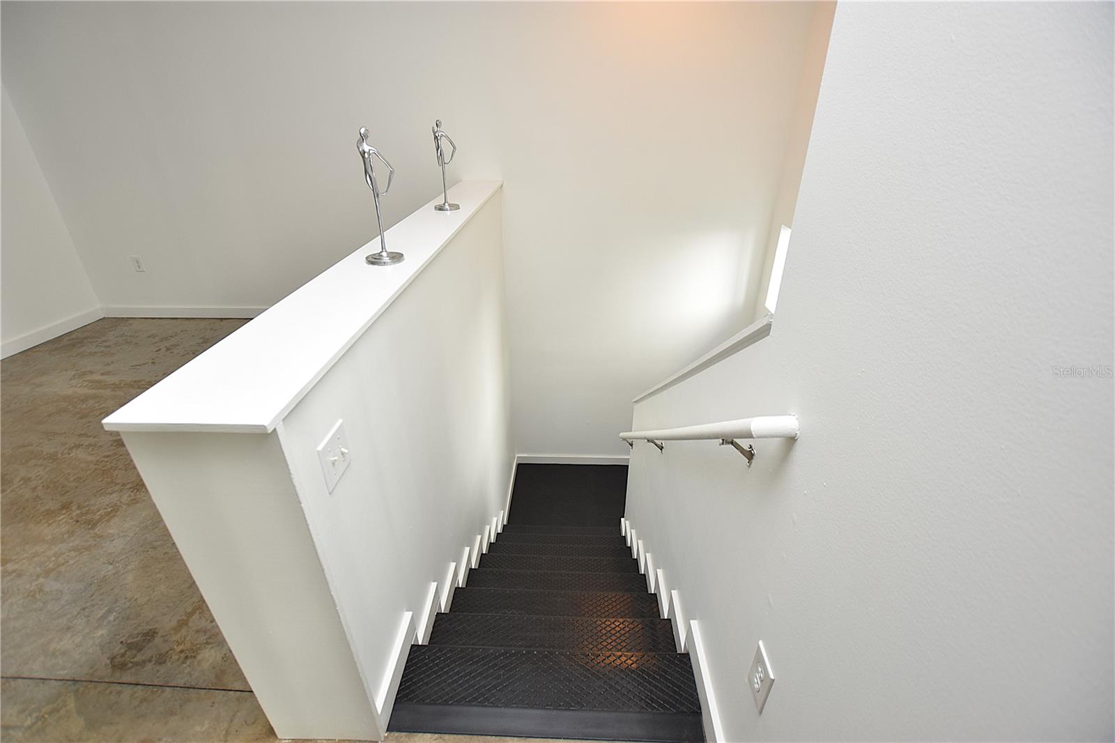 MACDILL LANDINGS A CONDO - Residential Lease