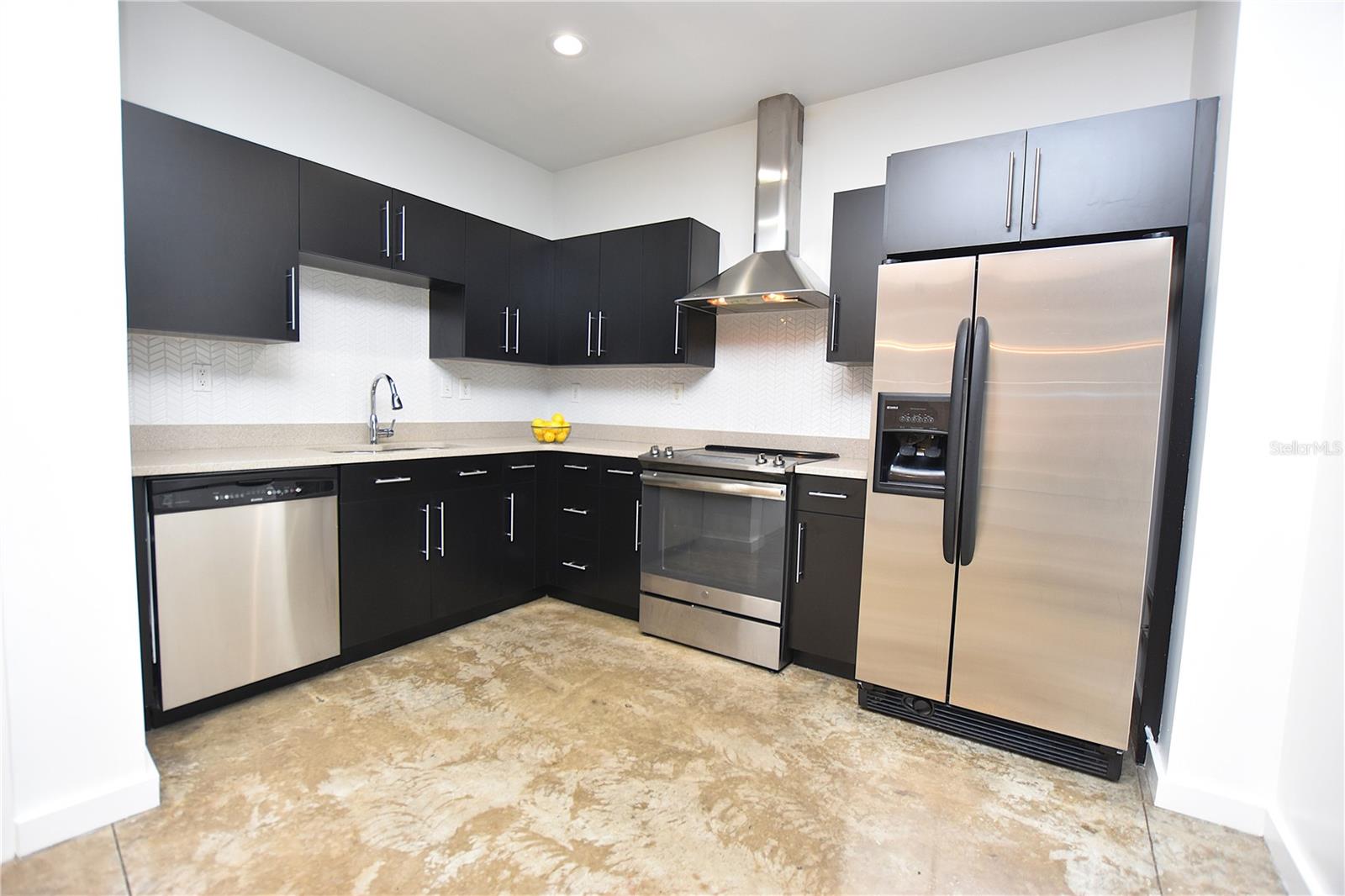 MACDILL LANDINGS A CONDO - Residential Lease