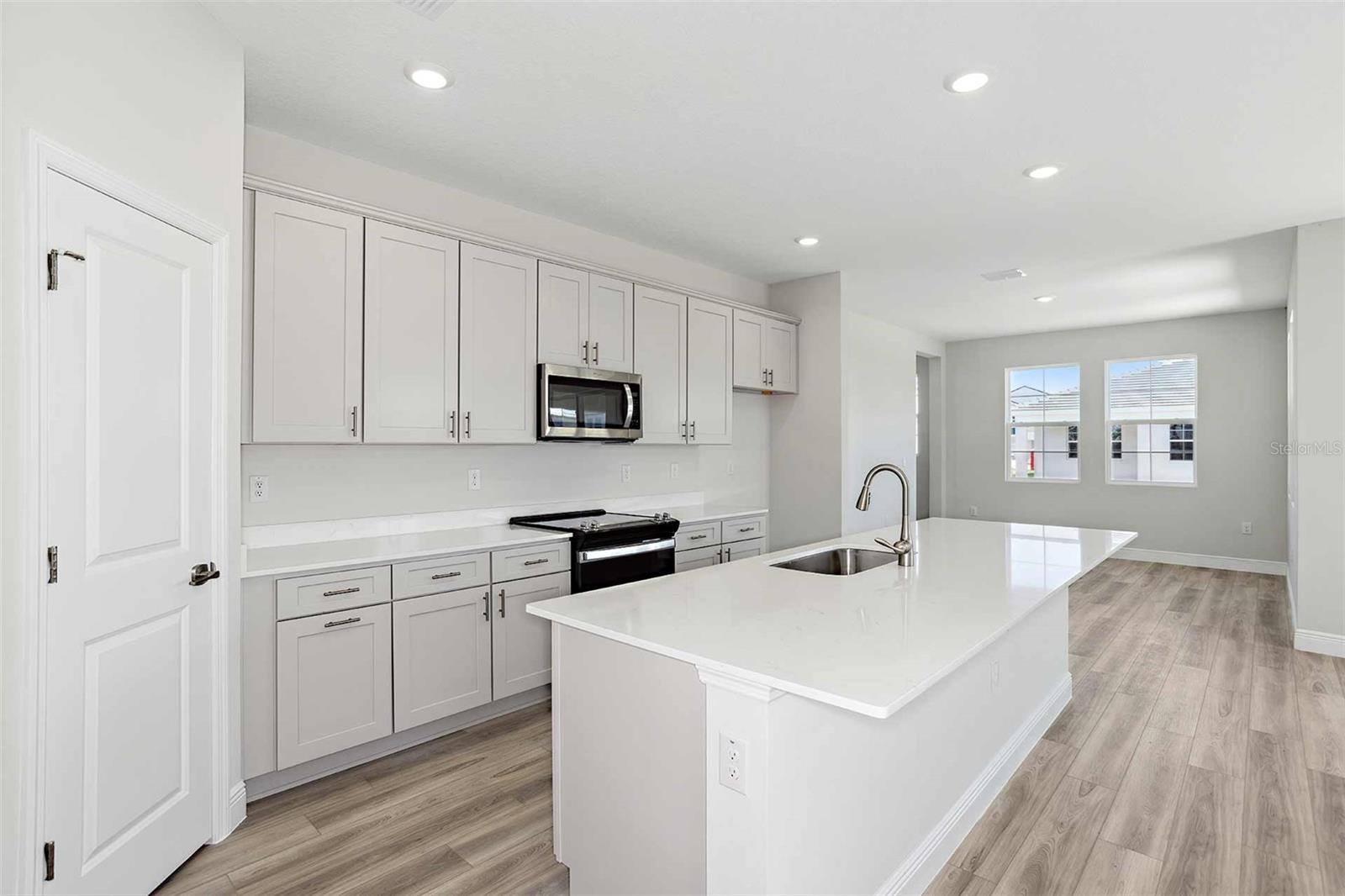 PASADENA WOODS - Residential