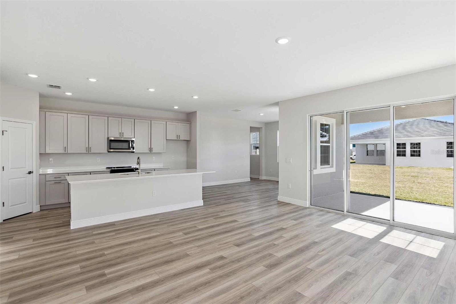 PASADENA WOODS - Residential