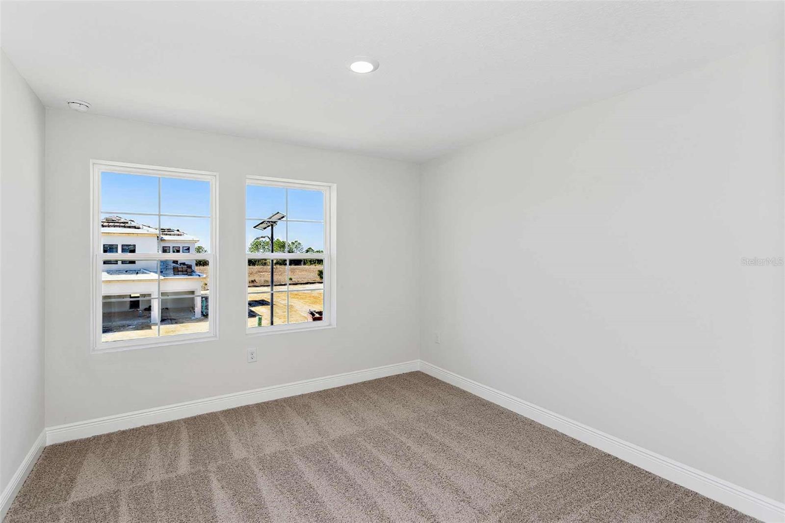 PASADENA WOODS - Residential