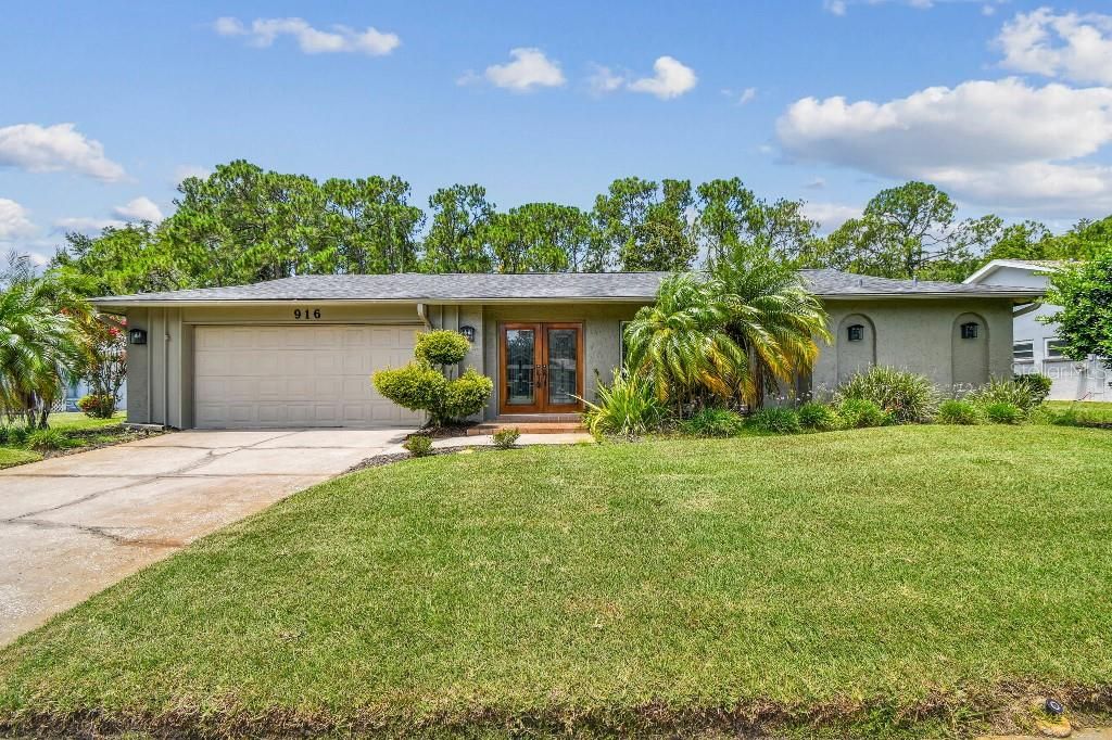 Photo of 916 Mainsail Way, Palm Harbor, FL 34685 (MLS # TB8408048)
