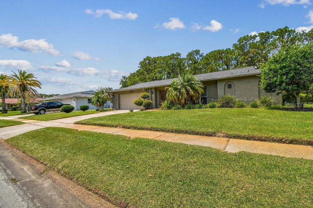 Photo of 916 Mainsail Way, Palm Harbor, FL 34685 (MLS # TB8408048)