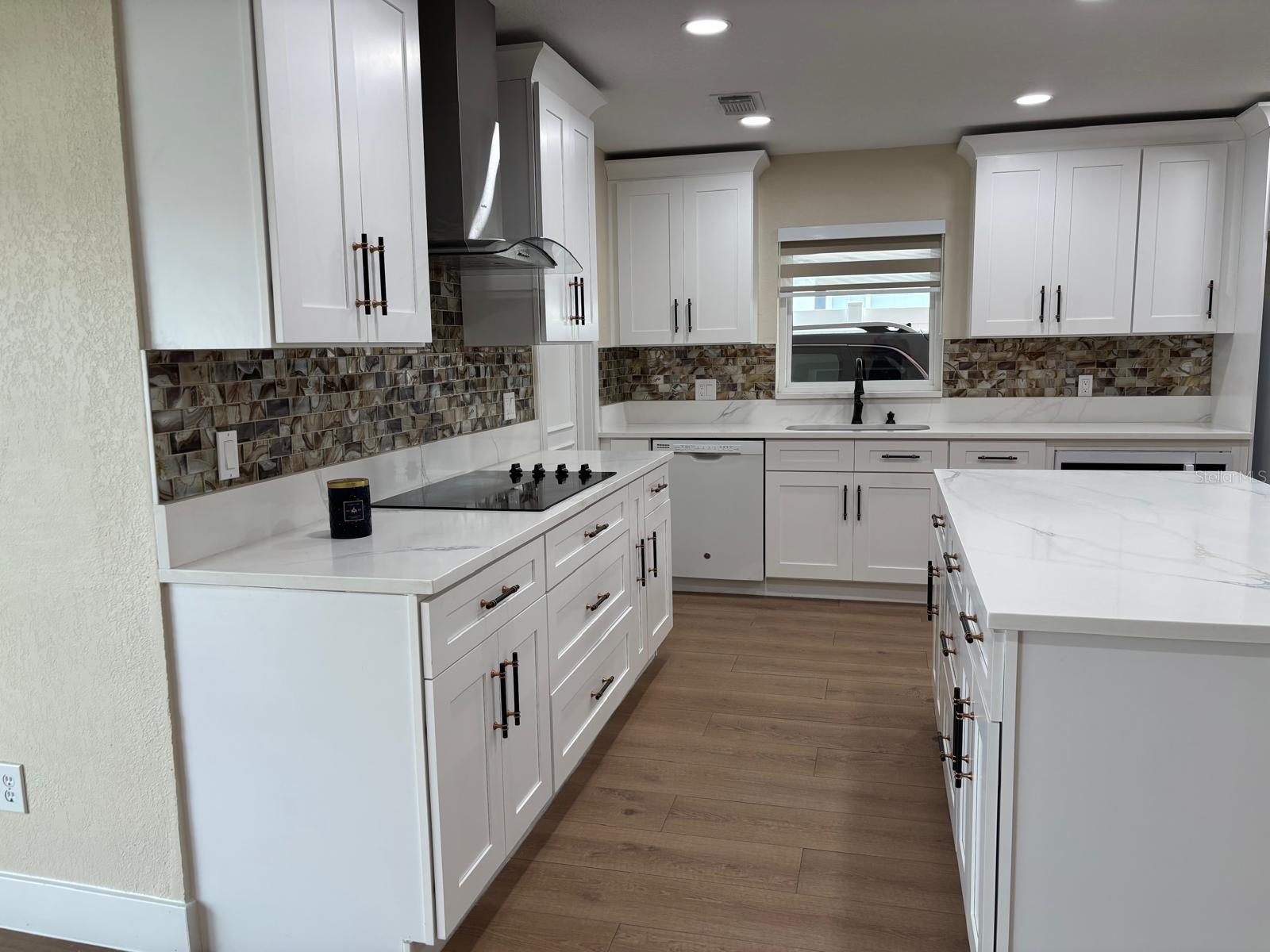 RALSTON BEACH MANOR UNIT 3 - Residential