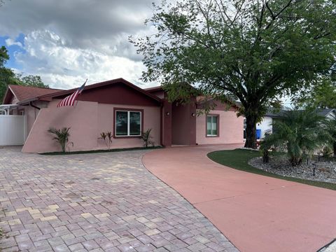 Photo of 6747 Ralston Beach Circle, Tampa, FL 33614 (MLS # TB8495856)