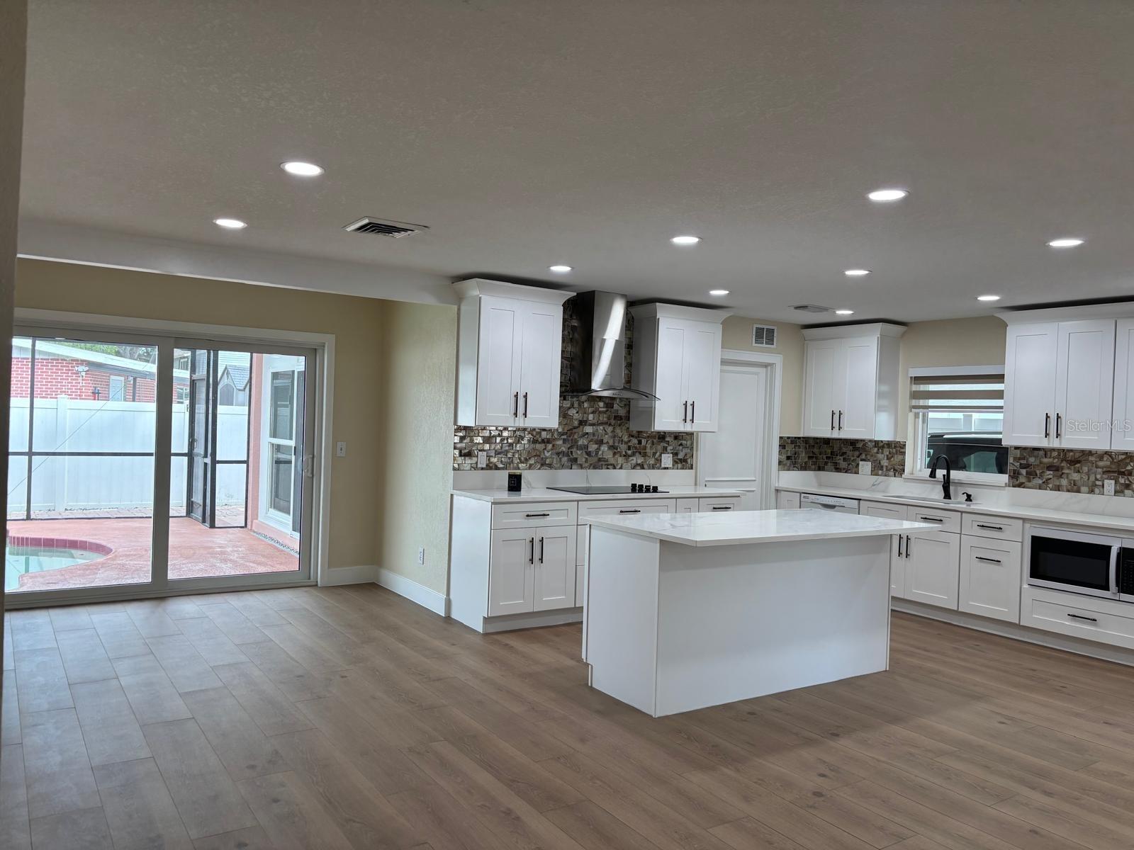 RALSTON BEACH MANOR UNIT 3 - Residential