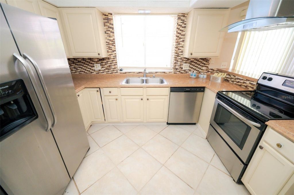 Photo of 1306 Golfview Drive, Daytona Beach, FL 32114 (MLS # O6379196)