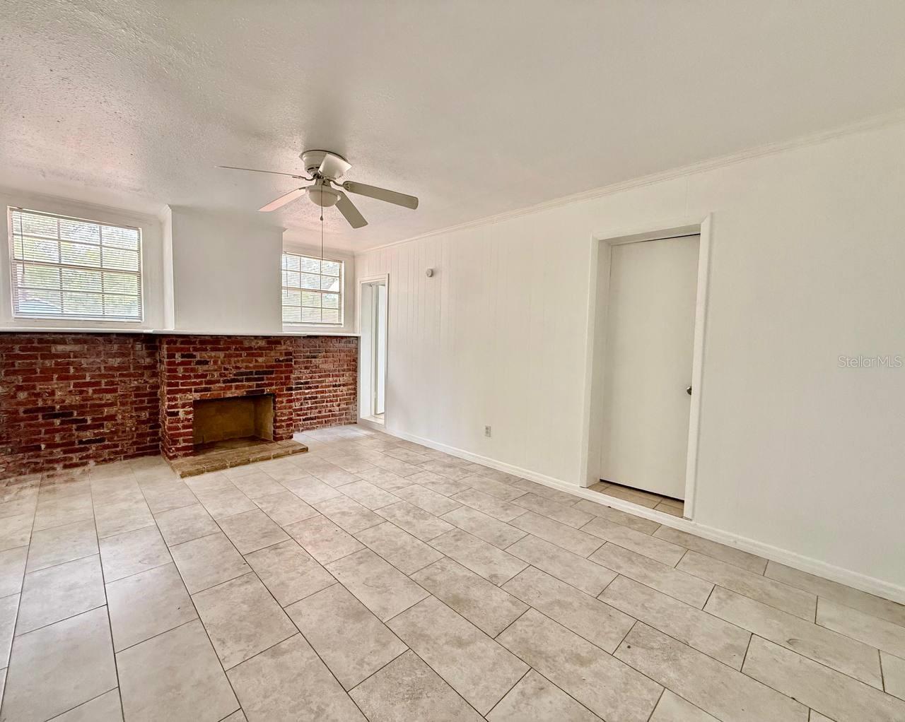 HANKINS VIRGINIA HEIGHTS - Residential Lease