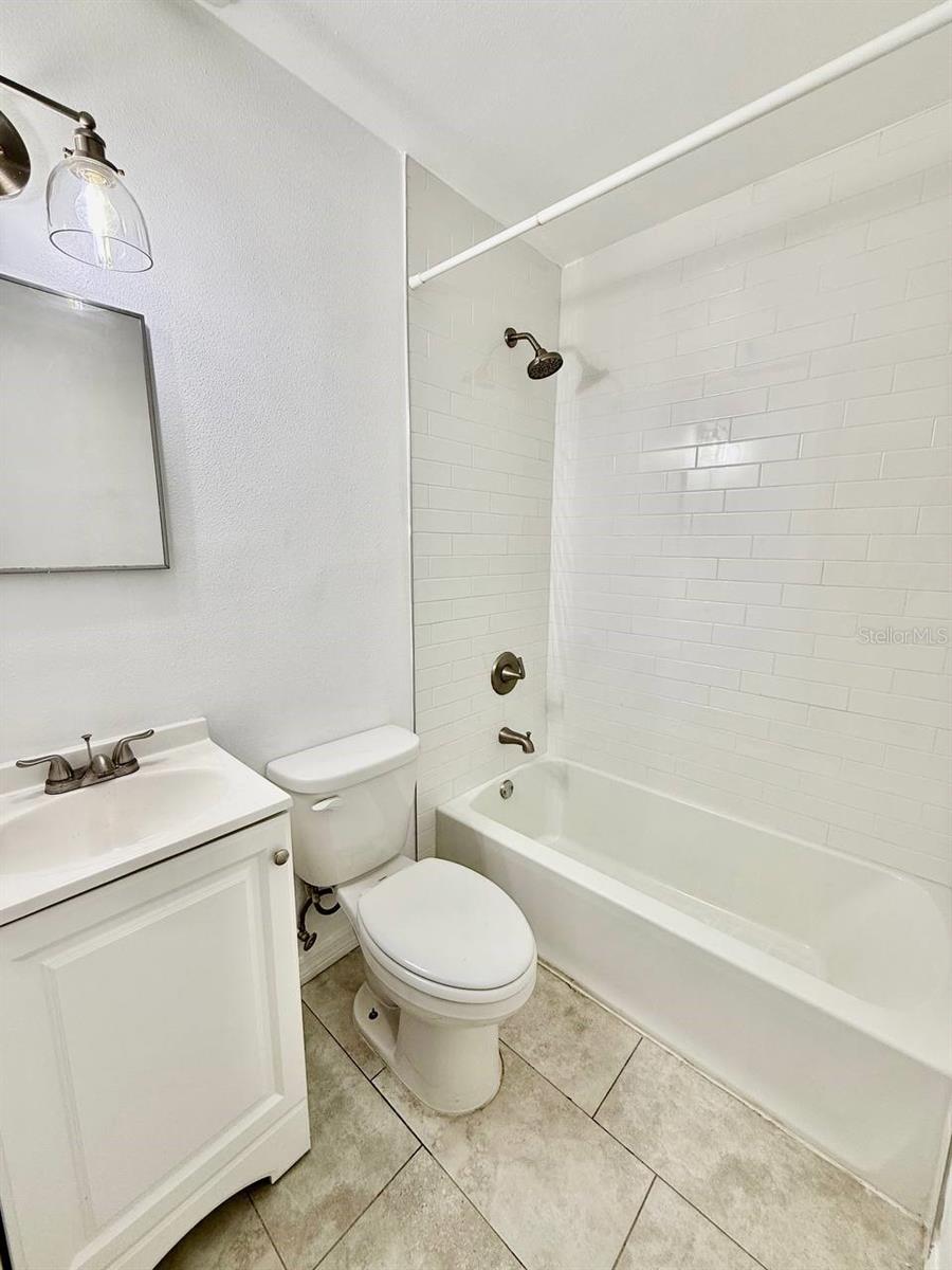 HANKINS VIRGINIA HEIGHTS - Residential Lease